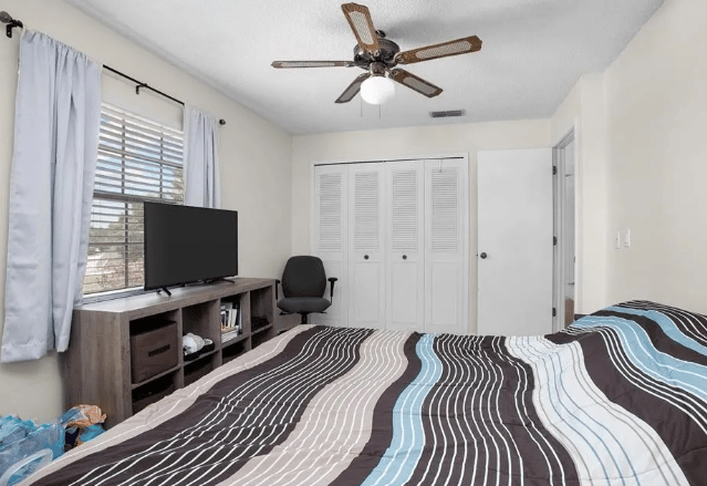 2233 North Normandy Blvd