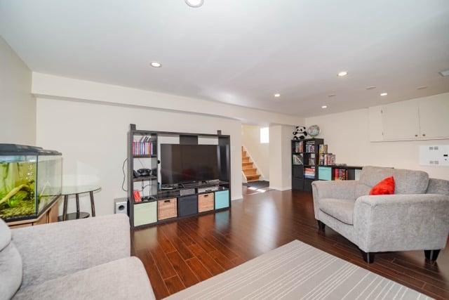 3623 Holden Cres