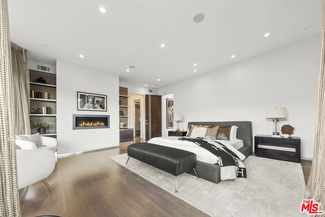  9586 Shirley Ln