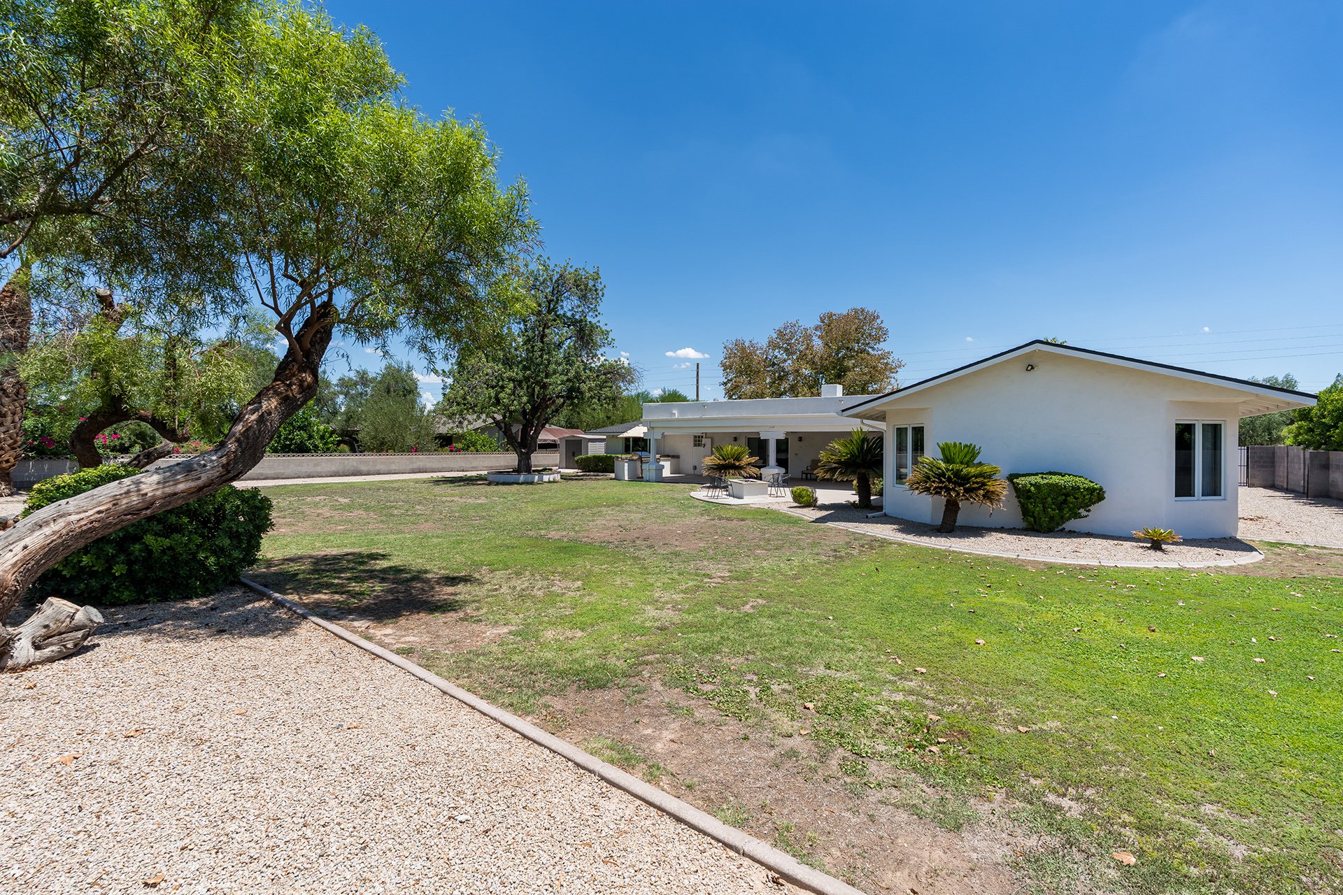 5242 N WOODMERE FAIRWAY