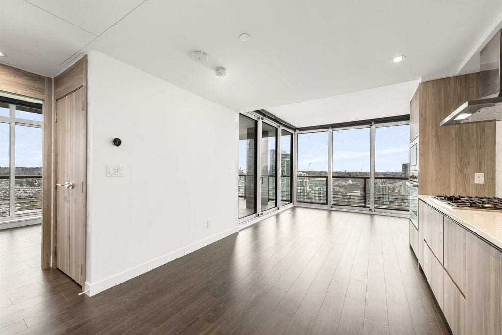 4720 Lougheed Hwy, #2411