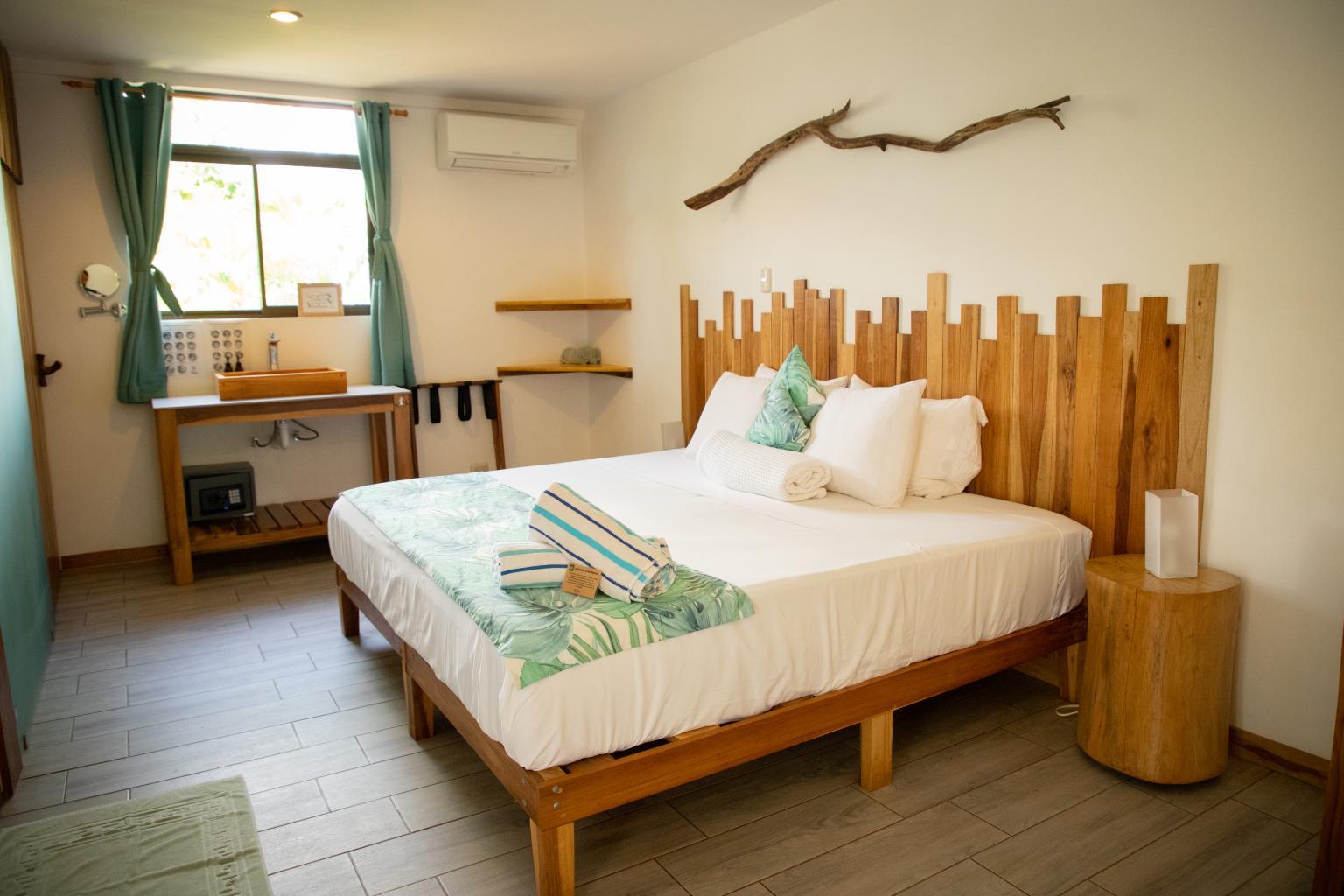 Drift Away Lodge | Near the Coast Hotel/Resort/Hostel For Sale in Playa Avellanas