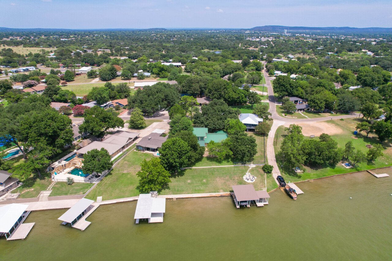 1704 Bluebonnet Lane
