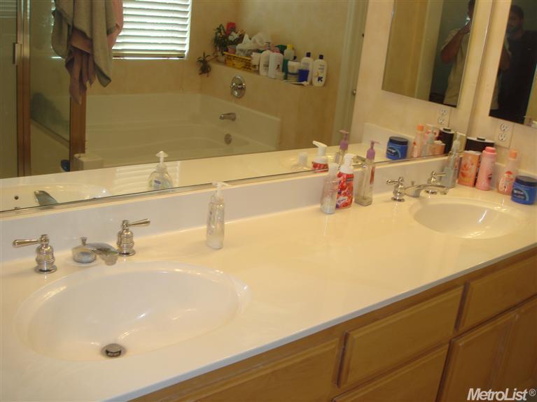 3325 Myna Way Sacramento, CA 95834 Sold Represented Buyer