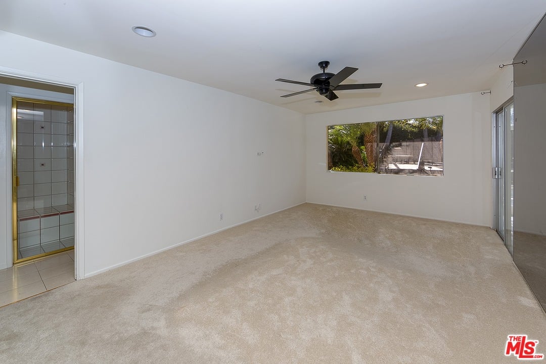 9132 Hillsboro Dr