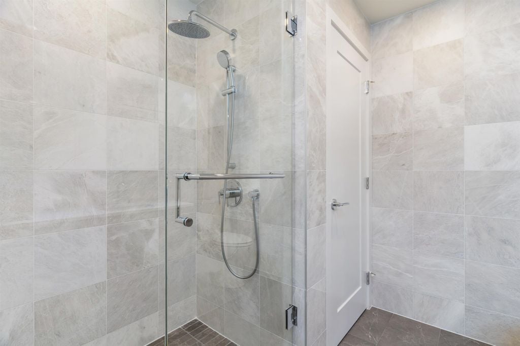 478 W 33rd Ave
