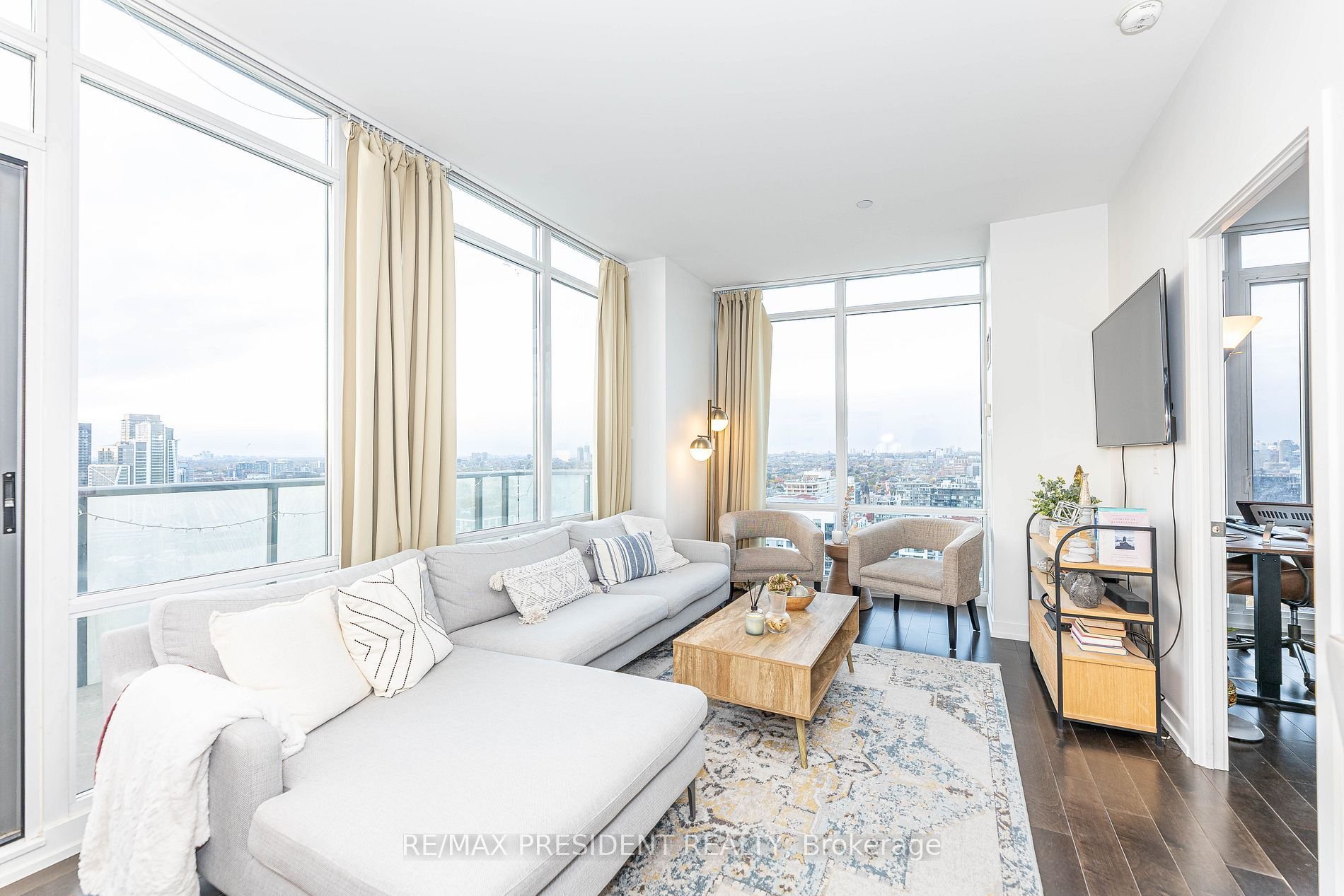 SUN-FILLED CORNER PENTHOUSE 