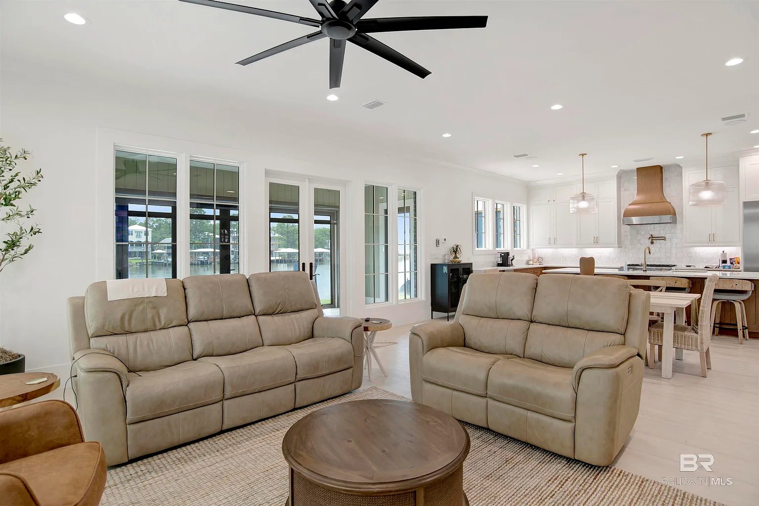 873 Inlet Cir