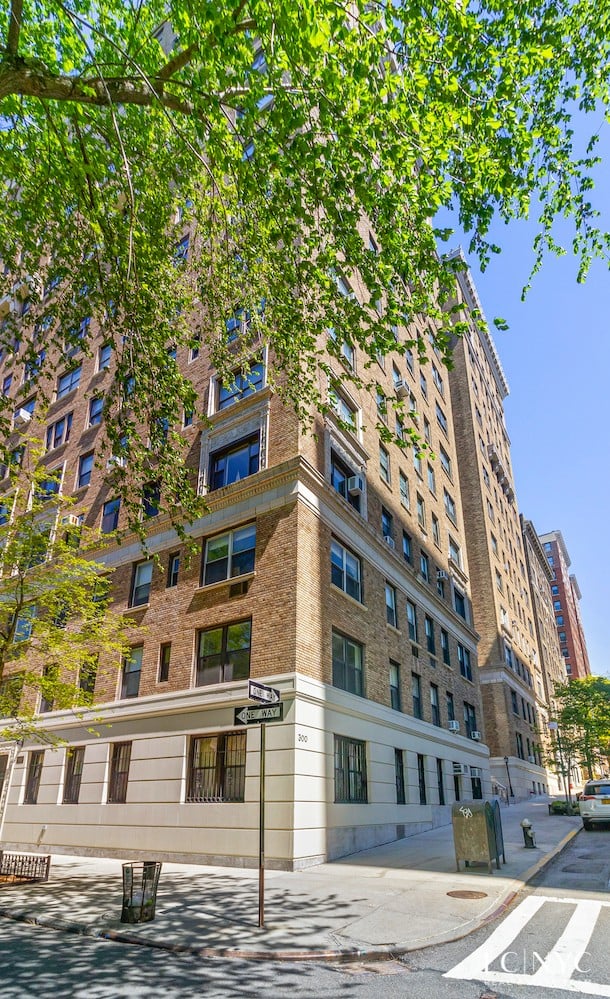 300 Riverside Drive, #14A