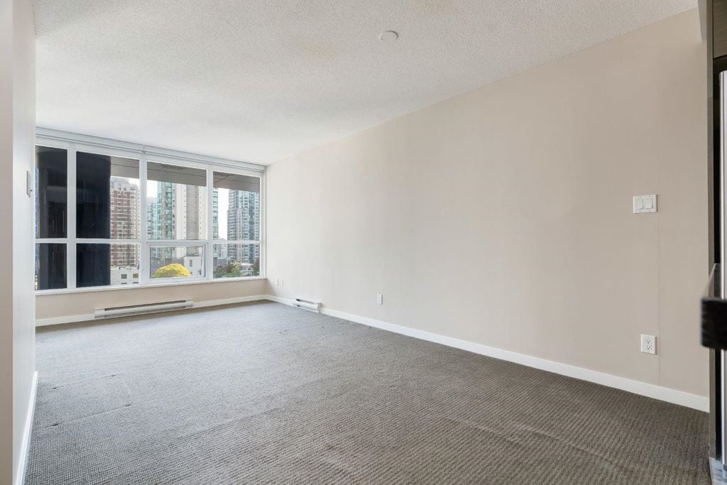 833 Seymour St, #606