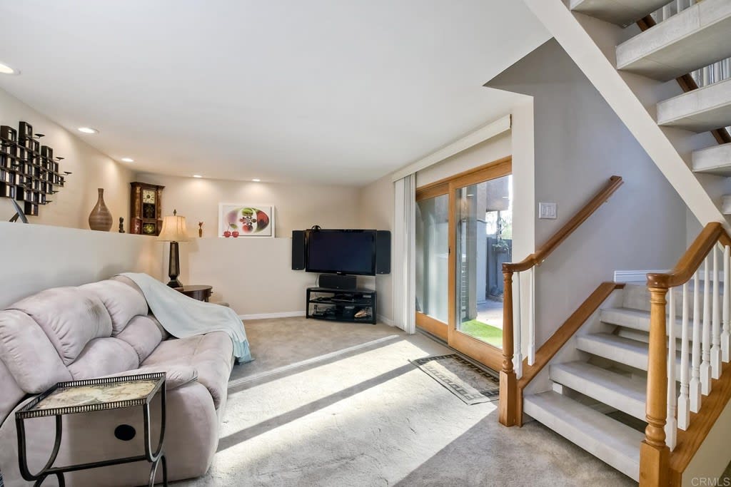 2048 Avenue Of The Trees