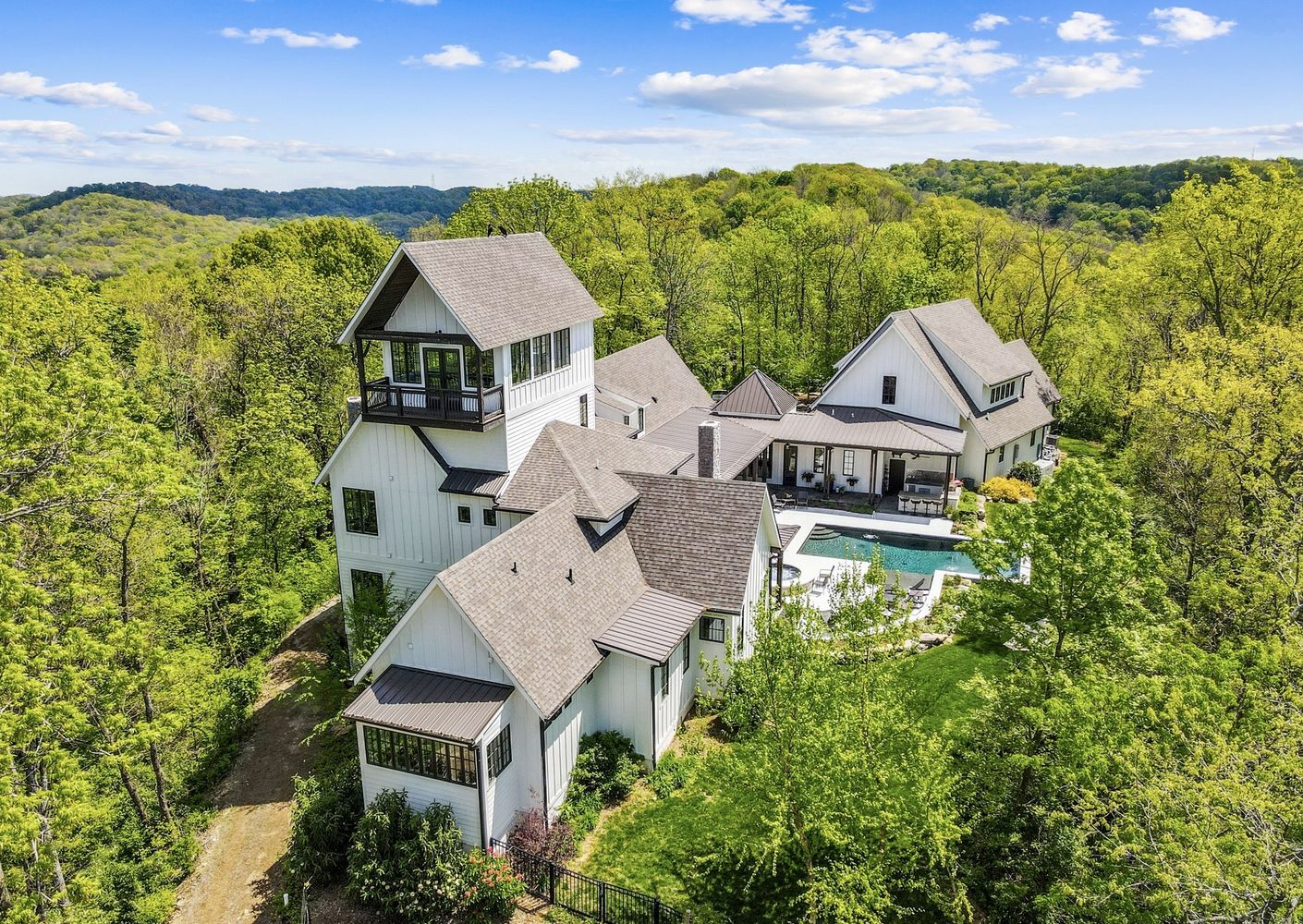 1235 Bradley Dr