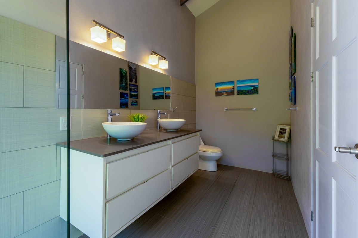  3 Bedroom Stunning Luxury Home Featuring Sweeping Valley & Ocean Views, 5.67 ACRES 