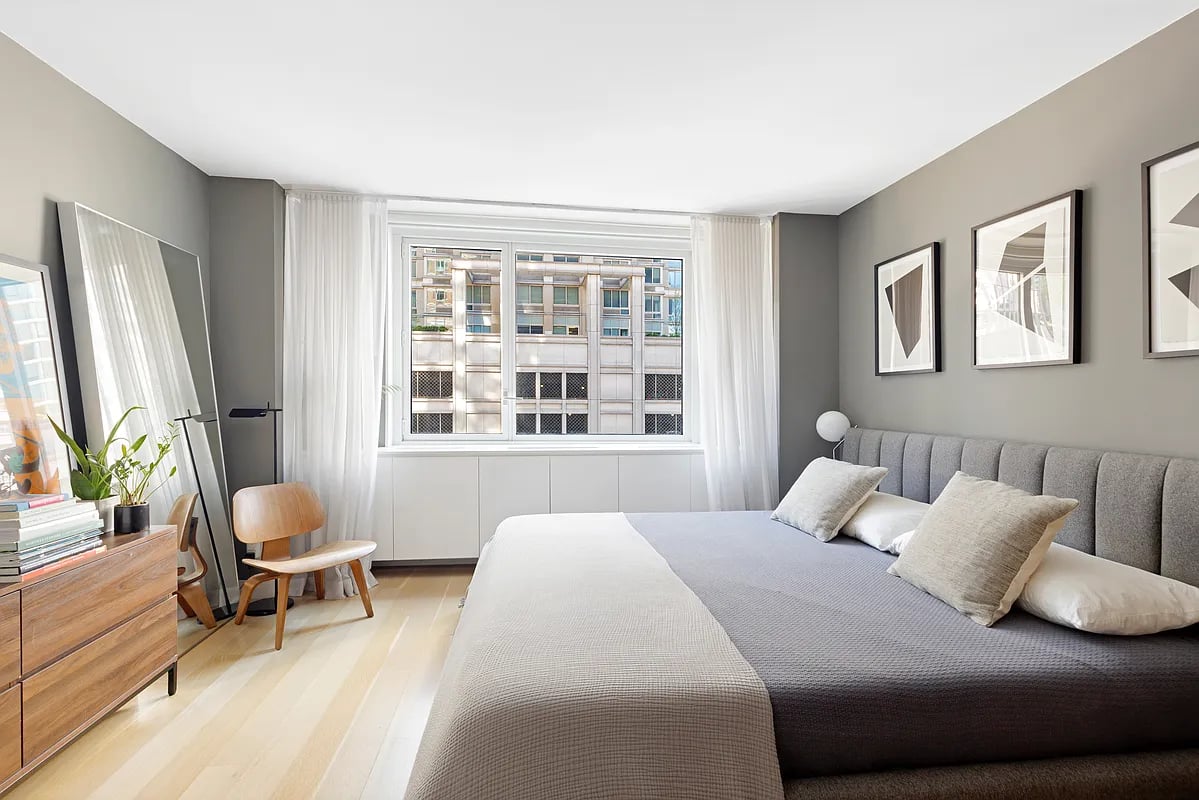 301 West 53rd St, #4H