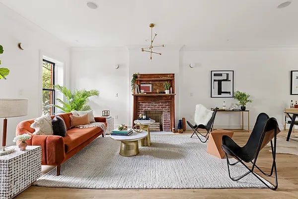 652B 1/2 Lafayette Avenue