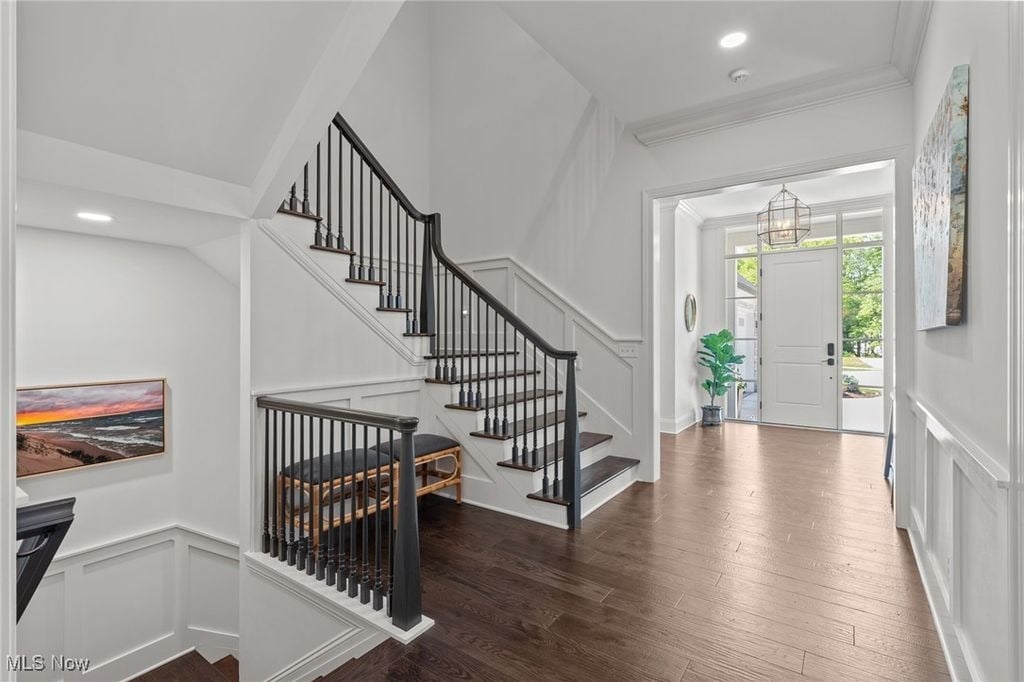 300 Woodridge Ln