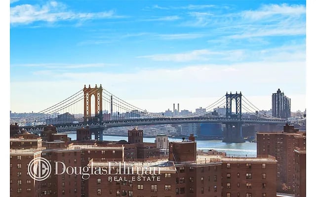 165 Park Row Unit: 21A