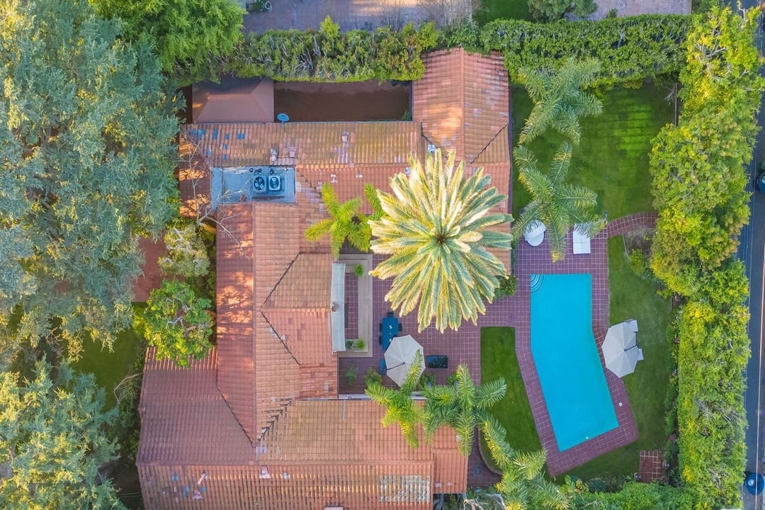 Aurora Manor
