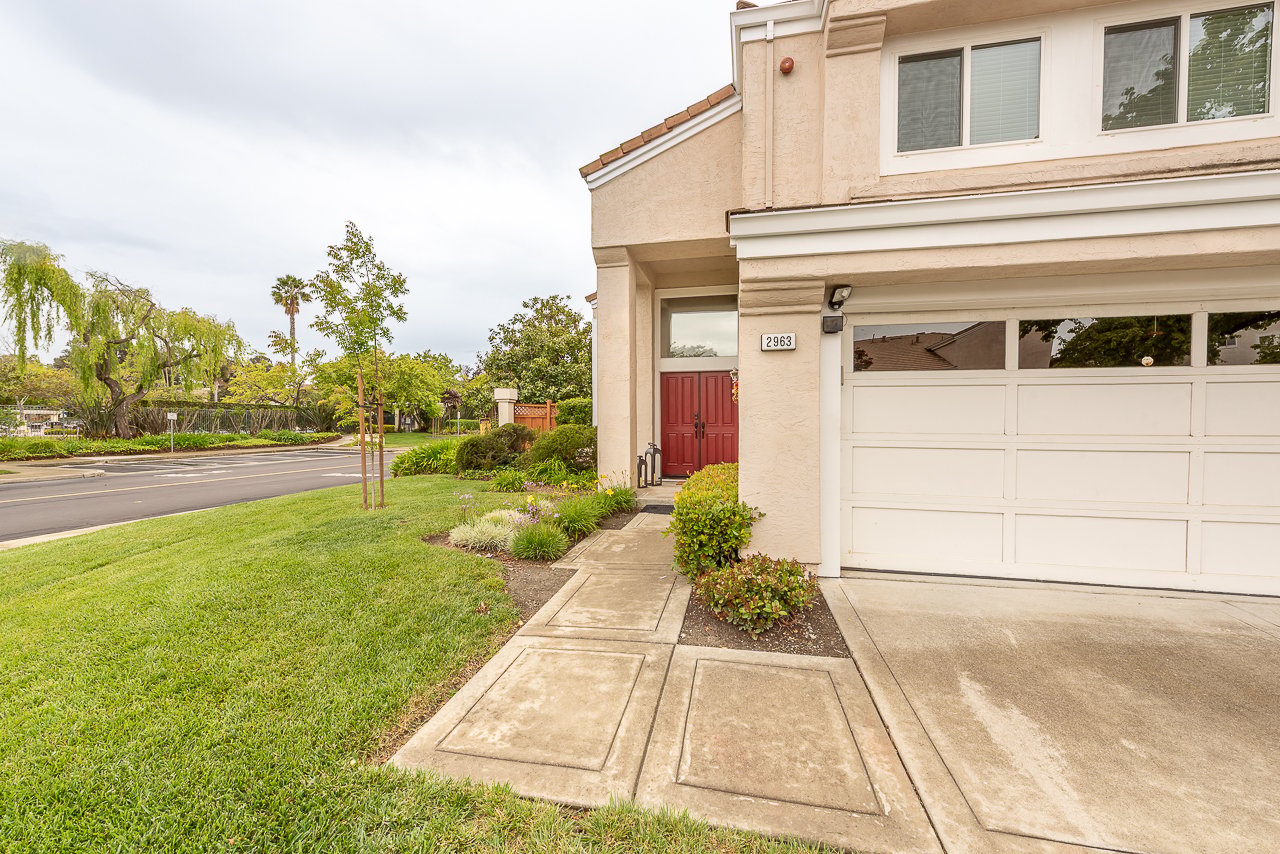 Meridien Court - Gated Community!