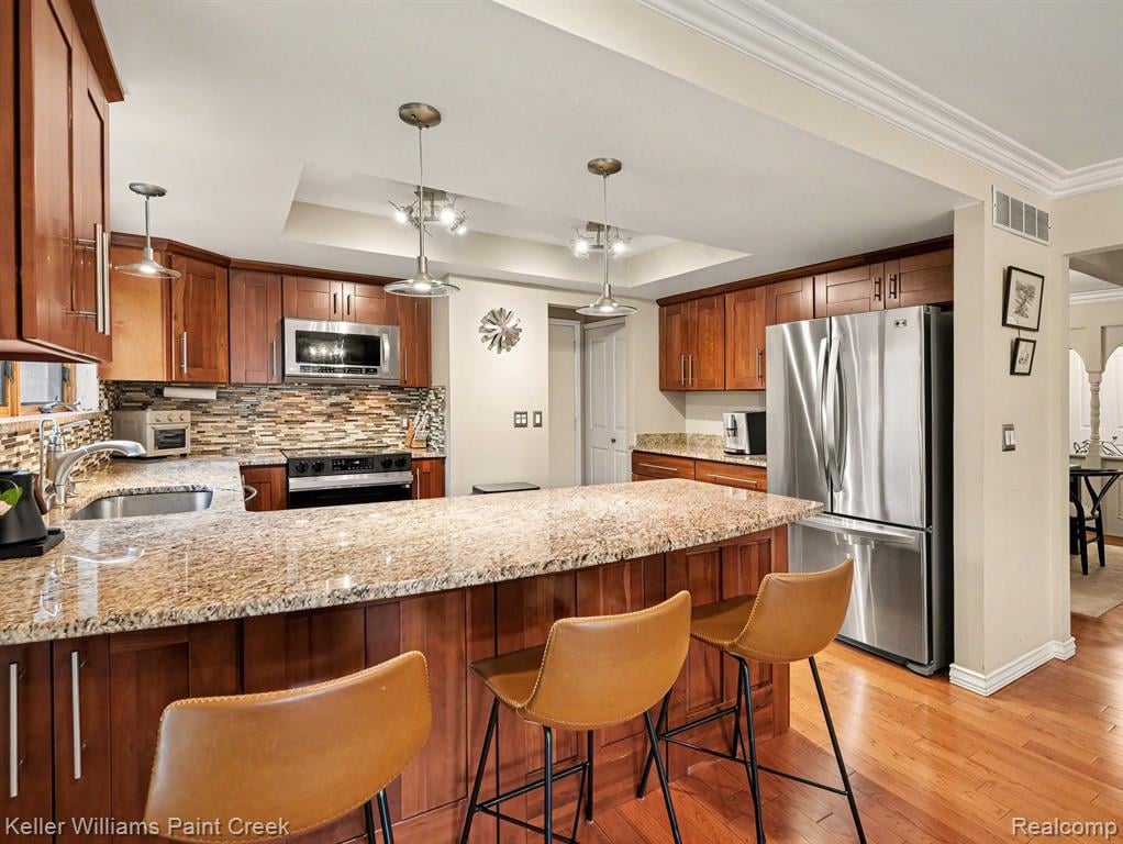 1949 Canary Ct