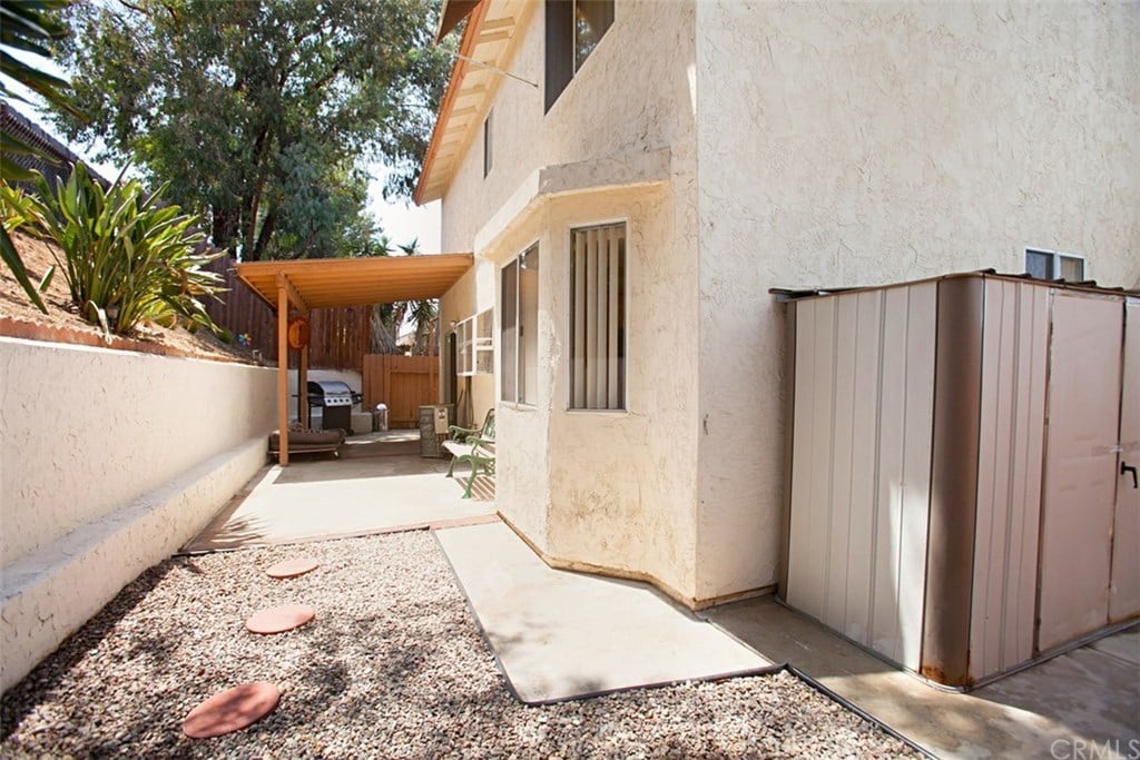 1710 S Mammoth Pl