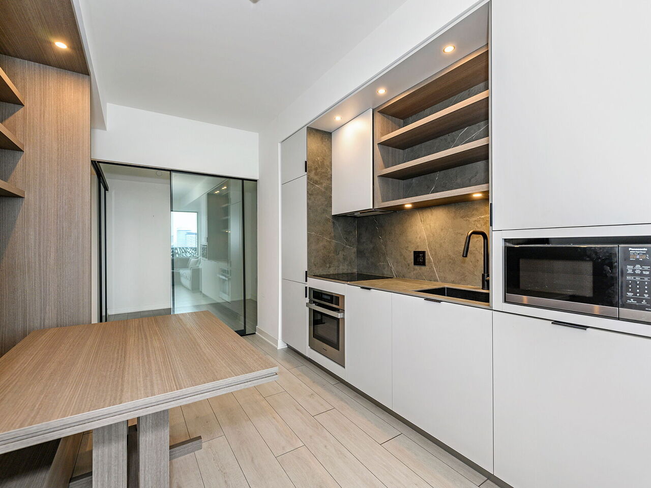 55 Charles St E Unit: 2604