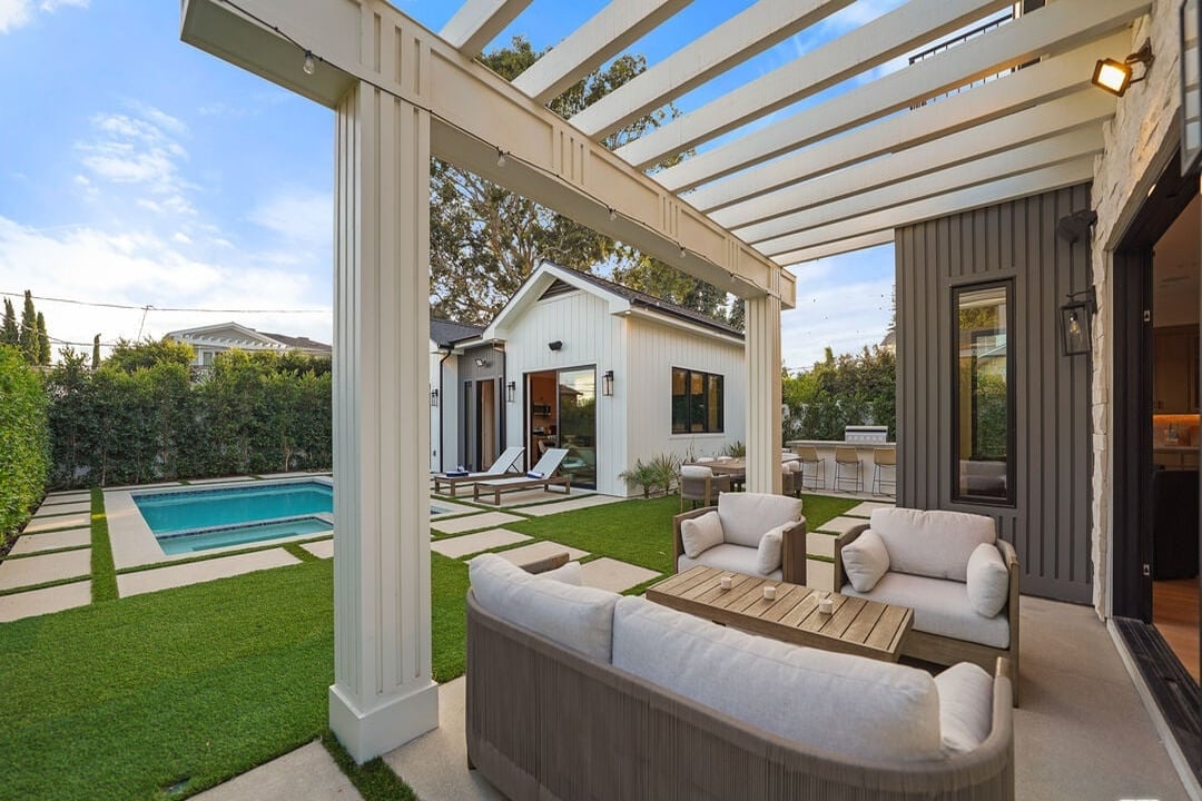 Fairmont Reserve, S Bundy Dr, 90049