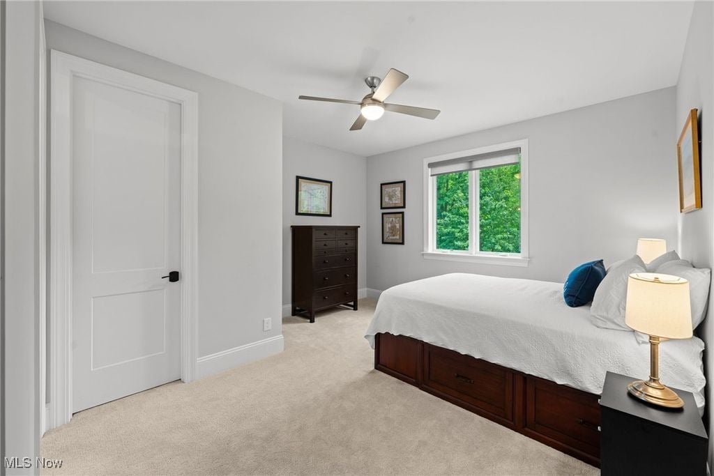 300 Woodridge Ln
