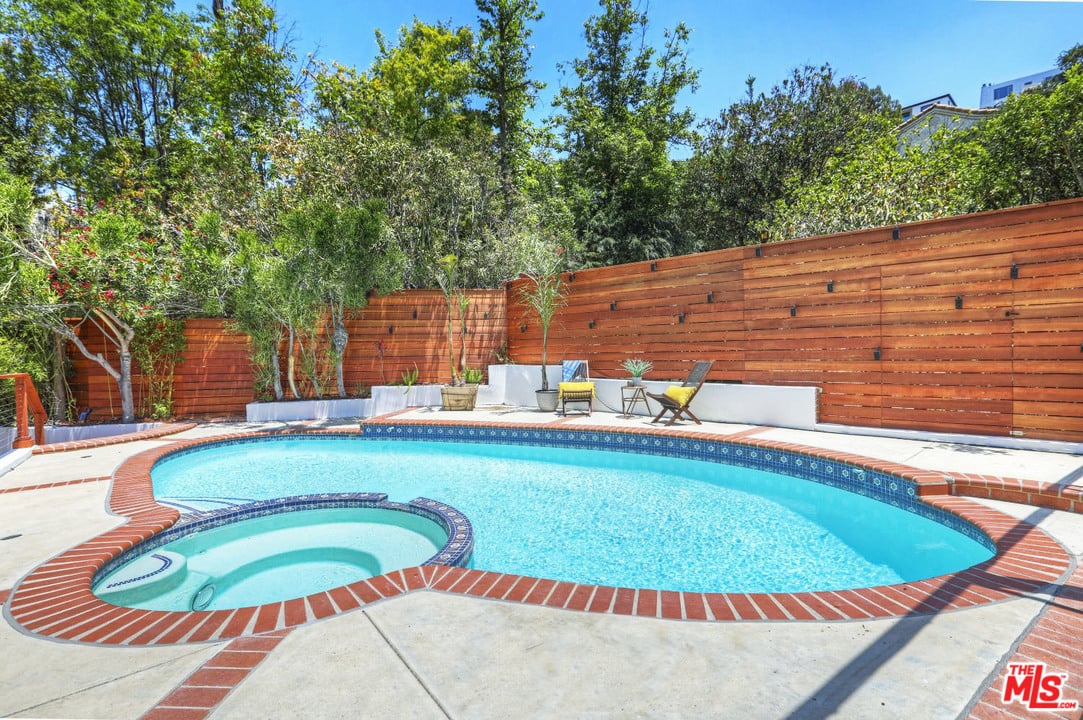 2622 Rinconia Dr