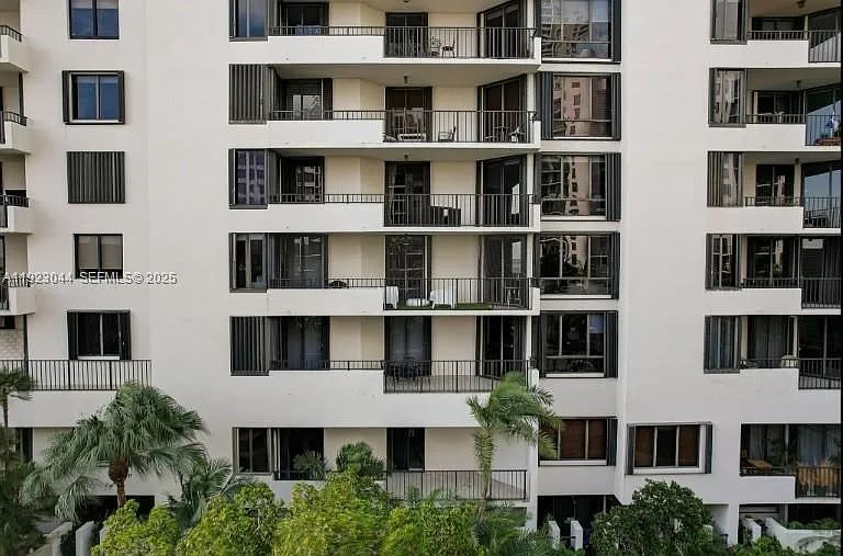520 Brickell Key Dr #A604