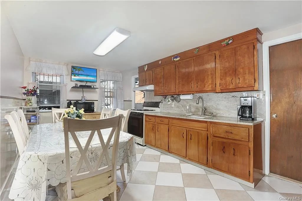 2419 Maclay Ave