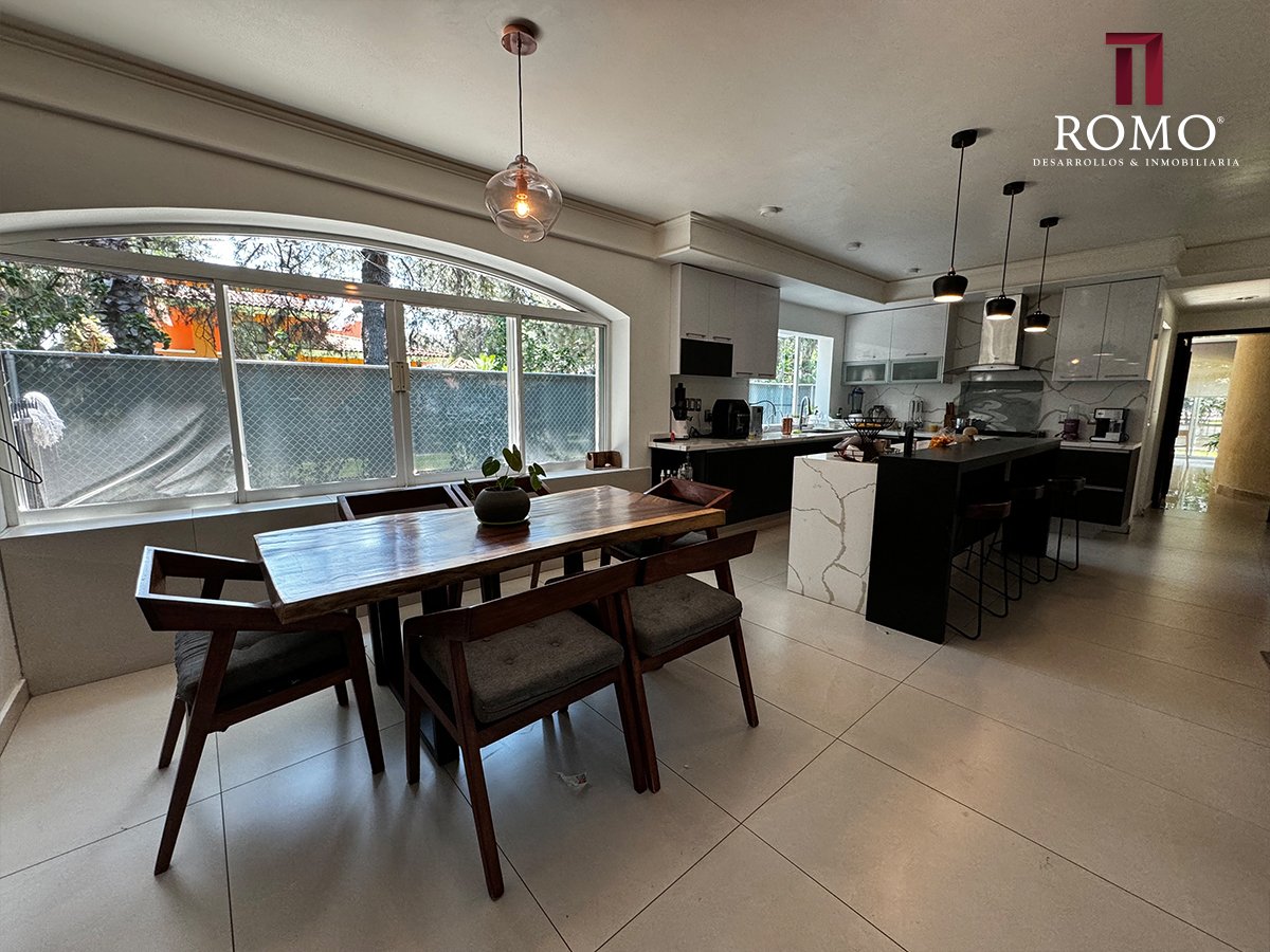 Casa en Venta Azaleas $37'000,000.00 MN