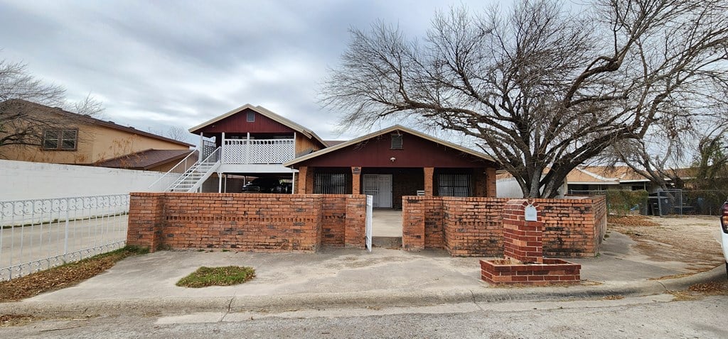 2880 Yucca Cir