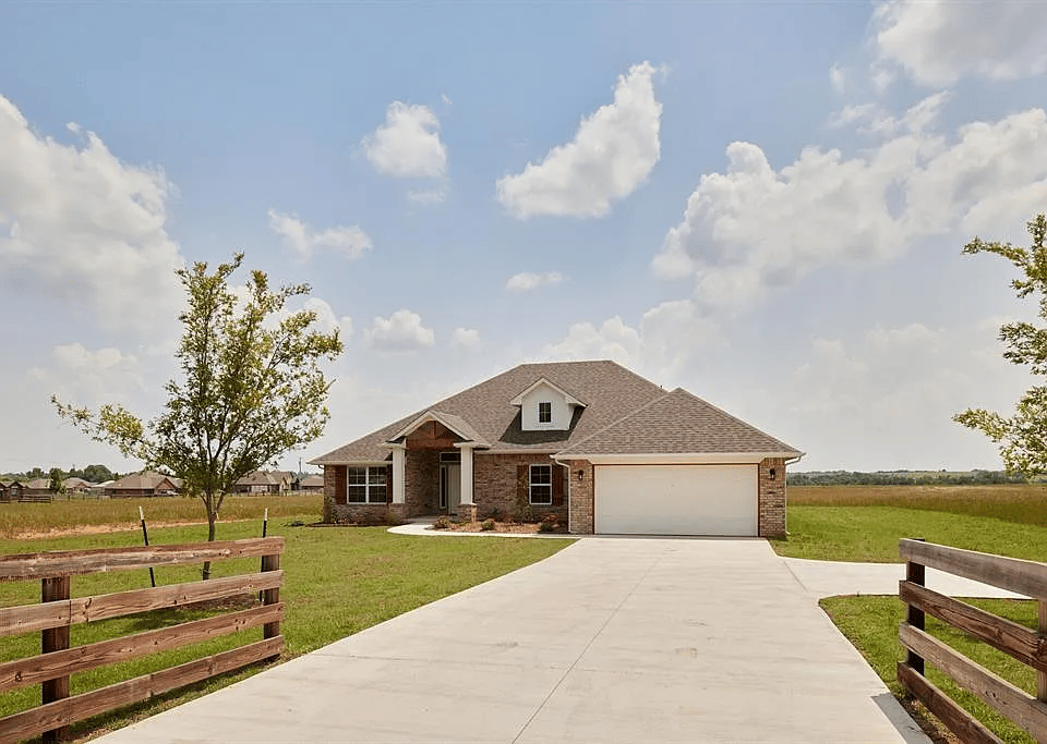 807 Cemetery Tuttle, OK