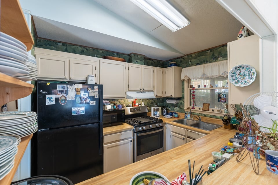 1696 Clear Creek Rd , Highlands, NC 28741