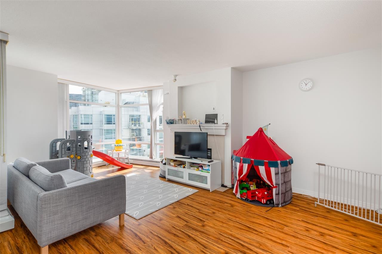 1603-1199 Marinaside Cres
