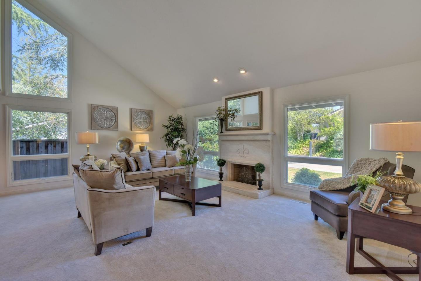 17364 Grosvenor Ct
