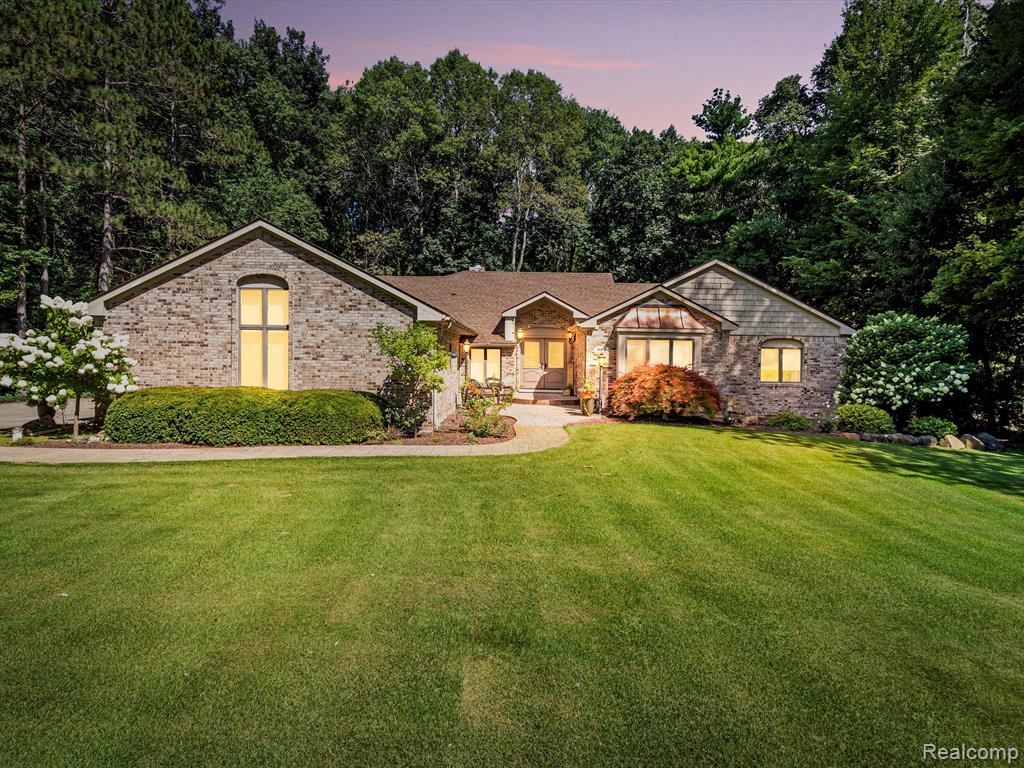 880 Maple Road