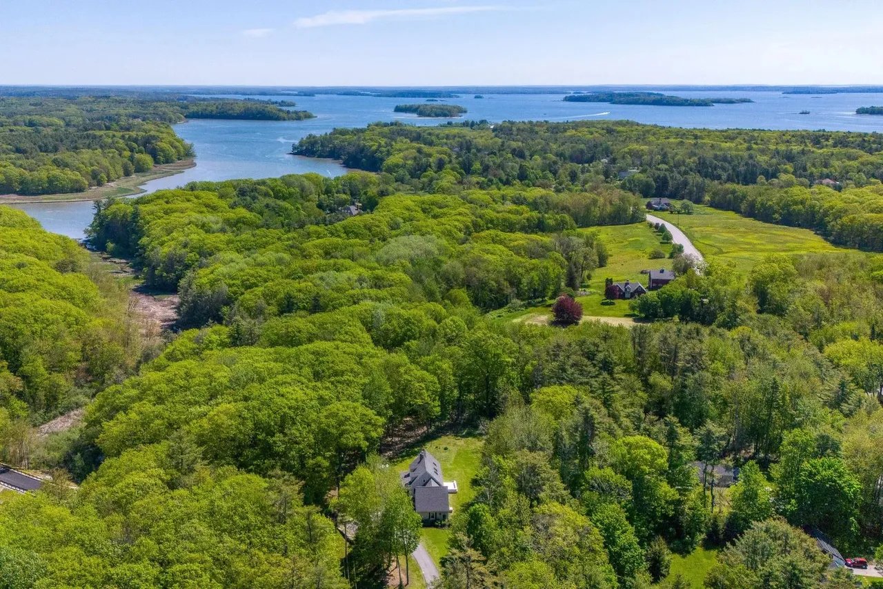 New Listing! 23 Whitcombs Way, Yarmouth, ME 04096 -$1,295,000