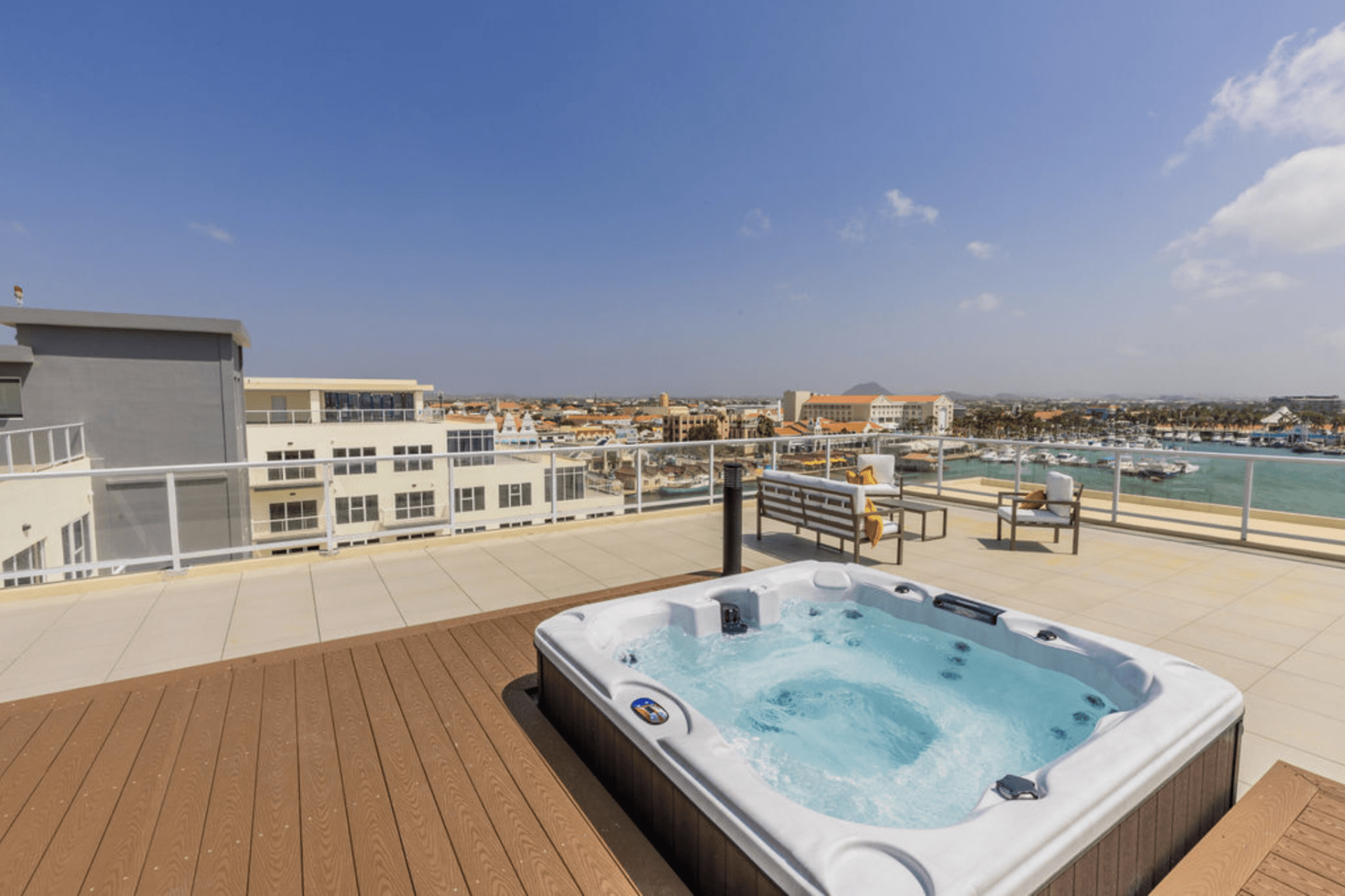 Harbour House 203