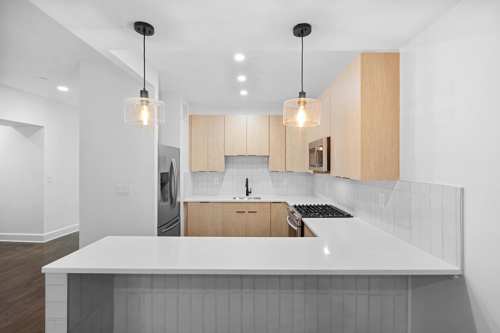 15-17 South William Street, Apt 2-B