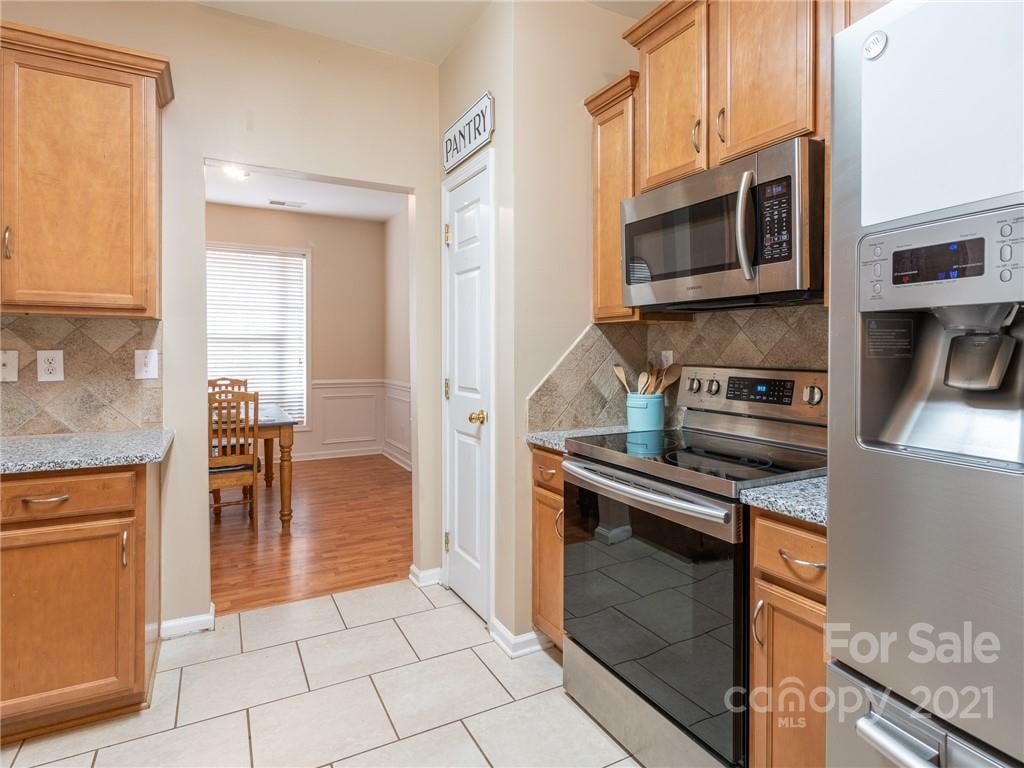 273 Notable Ln