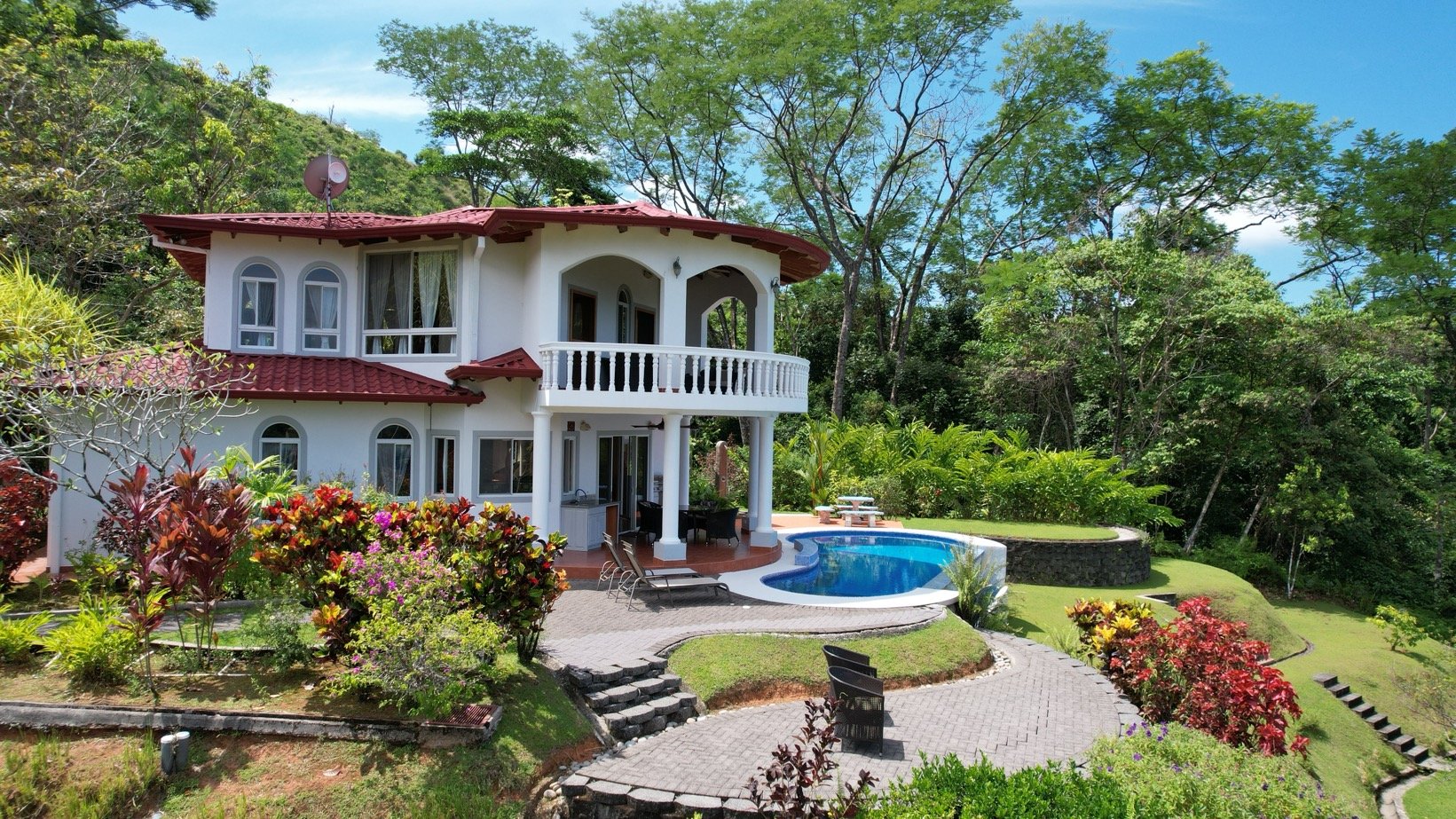 Ojochateau - Rare Ocean & Mountain View 4BR Home in Costa Rica