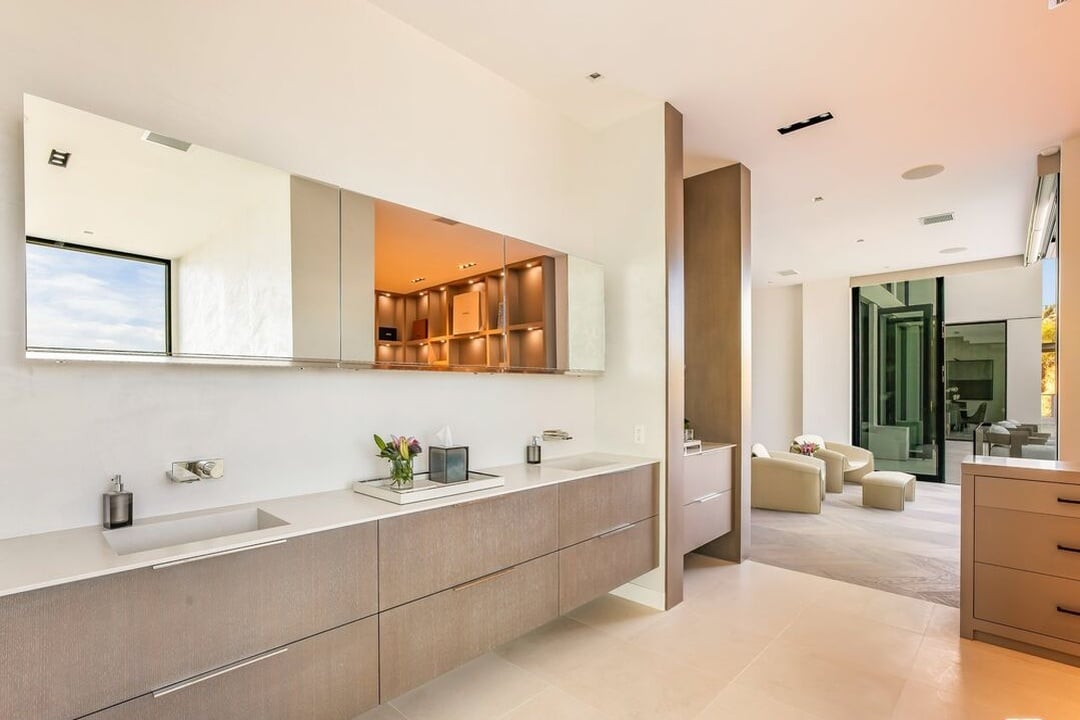 Monarch Crest, Sierra Mar Pl, 90069