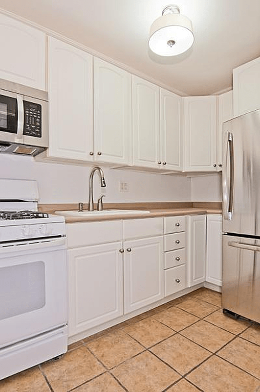 130 E 18th St #8P