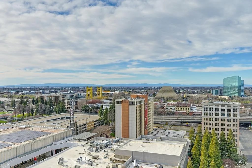 500 J St #1701