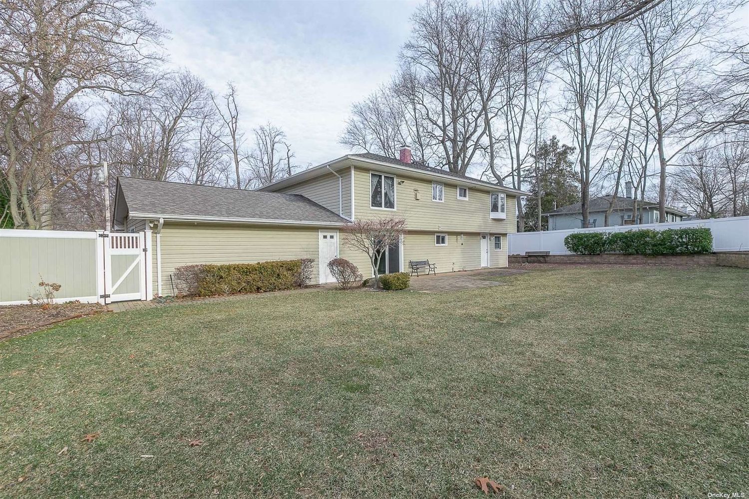37 Laurel Rd