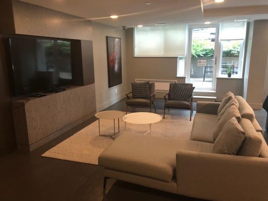 209 E 7th Ave, #607