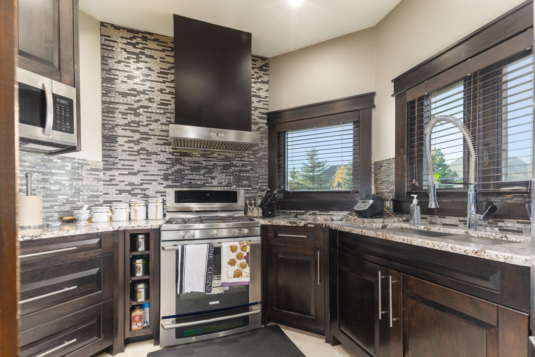 Private Bearspaw Estate Home