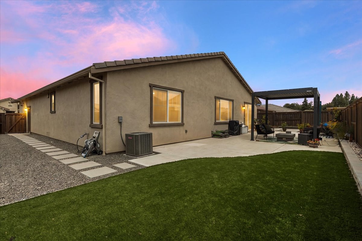 625 Wildflower Ln